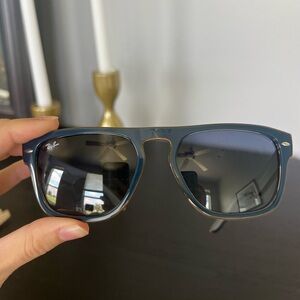 Ray•ban wayfarer navy blue sunglasses!